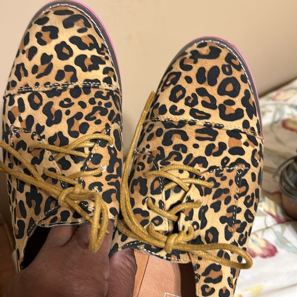 Cute little leopard shoes very comfortable - Picture 3 of 3